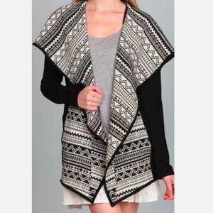 EN CREME BLACK CREAM OVERSIZED COLLAR AZTEC TRIBAL PRINT JACKET SIZE Large